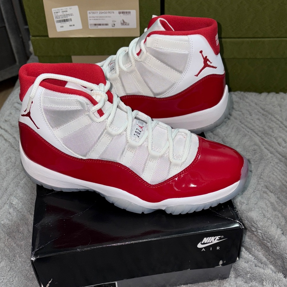 AIR JORDAN 11 RETRO